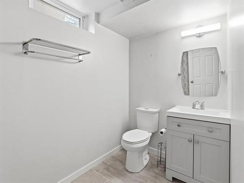 854 Templeton Ave, Winnipeg, MB - Indoor Photo Showing Bathroom