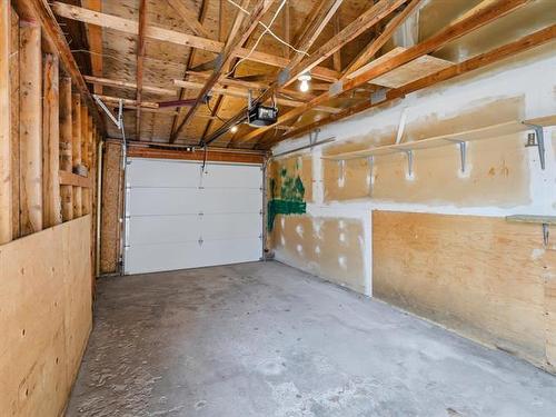 854 Templeton Ave, Winnipeg, MB - Indoor Photo Showing Garage