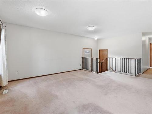 854 Templeton Ave, Winnipeg, MB - Indoor Photo Showing Other Room