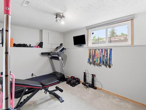 202 Whiteway Rd, Winnipeg, MB - Indoor Photo Showing Gym Room