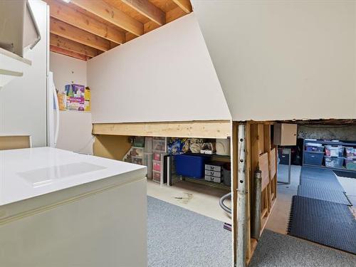 202 Whiteway Rd, Winnipeg, MB - Indoor