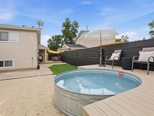 202 Whiteway Rd, Winnipeg, MB - Outdoor