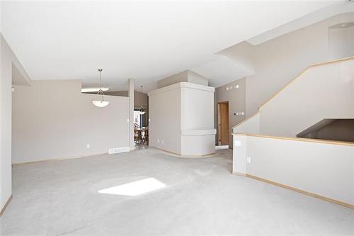 243 Bairdmore Blvd, Winnipeg, MB - Indoor