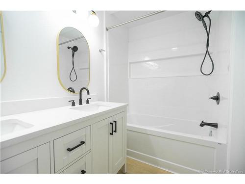 20 Harding St, Saint John, NB - Indoor Photo Showing Bathroom