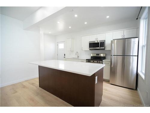 20 Harding St, Saint John, NB - Indoor Photo Showing Kitchen With Upgraded Kitchen