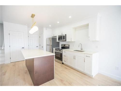 20 Harding St, Saint John, NB - Indoor Photo Showing Kitchen With Upgraded Kitchen