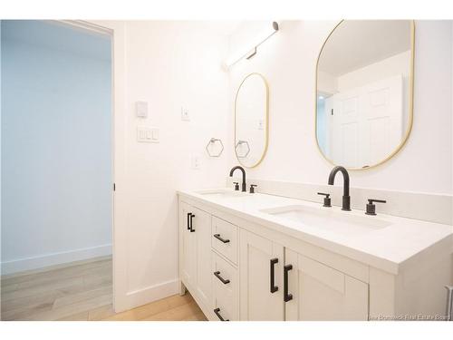 20 Harding St, Saint John, NB - Indoor Photo Showing Bathroom