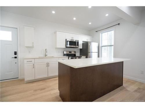 20 Harding St, Saint John, NB - Indoor Photo Showing Kitchen With Upgraded Kitchen