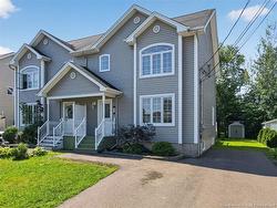 302 Lonsdale DR Moncton, NB E1G 0A8