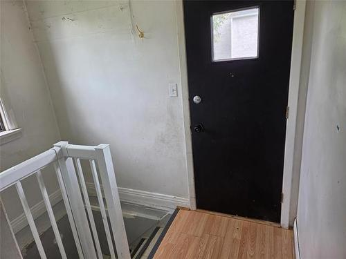 647 Muriel St, Winnipeg, MB - Indoor