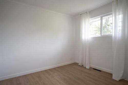 59 Arden Ave, Winnipeg, MB - Indoor Photo Showing Other Room