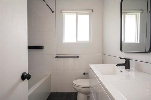 59 Arden Ave, Winnipeg, MB - Indoor Photo Showing Bathroom