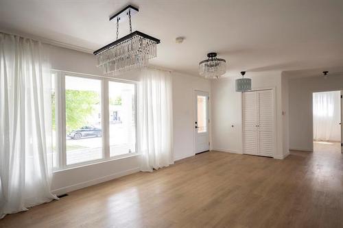59 Arden Ave, Winnipeg, MB - Indoor Photo Showing Other Room