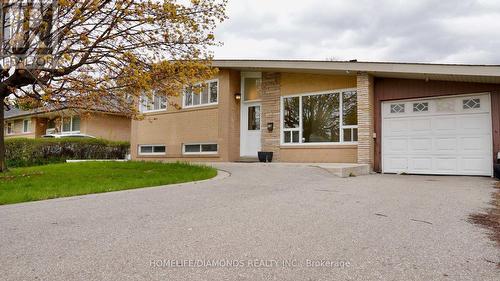 15 ATHLONE AVENUE  Brampton, ON L6T 2N5