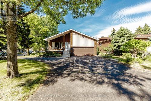 15 MAIDSTONE CRESCENT  Brampton, ON L6S 2Z4