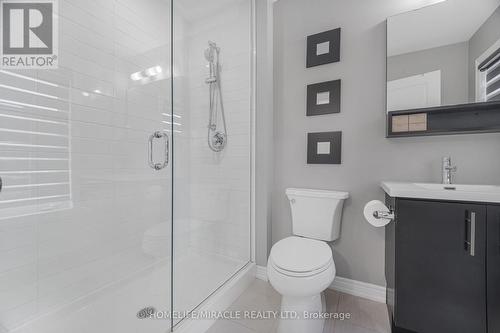 144 - 1890 Rymal Road E, Hamilton, ON - Indoor Photo Showing Bathroom