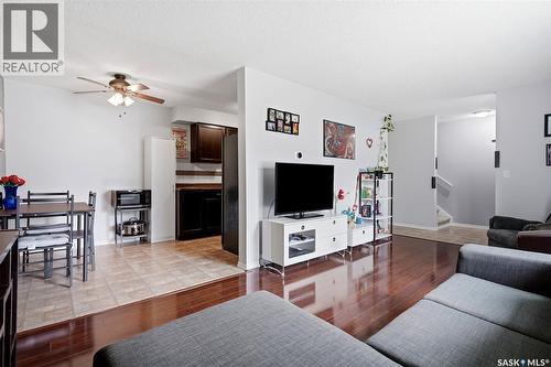 4168 Castle Road, Regina, SK - Indoor Photo Showing Living Room