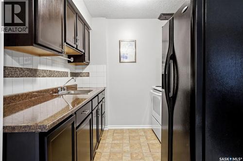 4168 Castle Road, Regina, SK - Indoor Photo Showing Kitchen