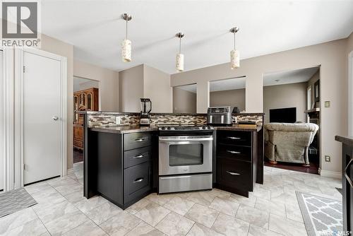 2118 Elderkin Drive E, Regina, SK - Indoor Photo Showing Kitchen With Upgraded Kitchen