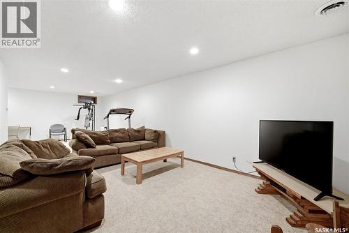 2118 Elderkin Drive E, Regina, SK - Indoor