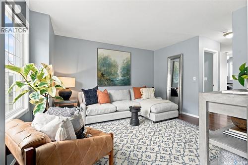 24 302 Herold Road, Saskatoon, SK - Indoor Photo Showing Living Room