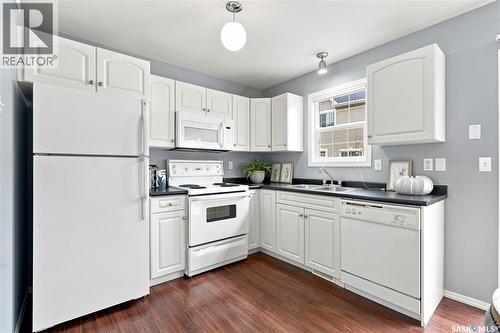 24 302 Herold Road, Saskatoon, SK - Indoor Photo Showing Kitchen With Double Sink