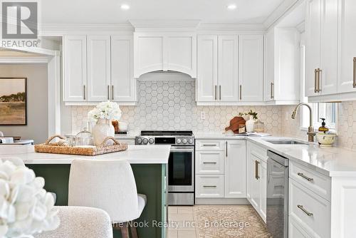 41 Dopp Crescent, Whitby (Brooklin), ON - Indoor Photo Showing Kitchen With Upgraded Kitchen