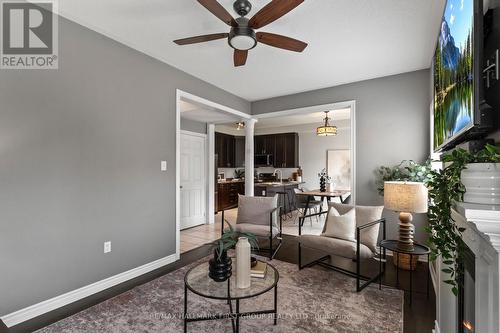 96 Redfern Crescent, Clarington, ON - Indoor Photo Showing Living Room