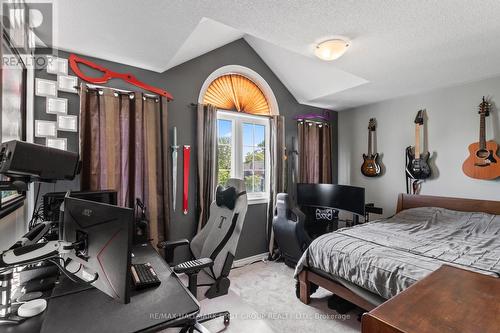 96 Redfern Crescent, Clarington, ON - Indoor Photo Showing Bedroom