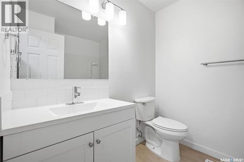 9 1128 Mckercher Drive, Saskatoon, SK - Indoor Photo Showing Bathroom