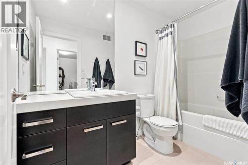1210 Broadway Avenue, Saskatoon, SK - Indoor Photo Showing Bathroom