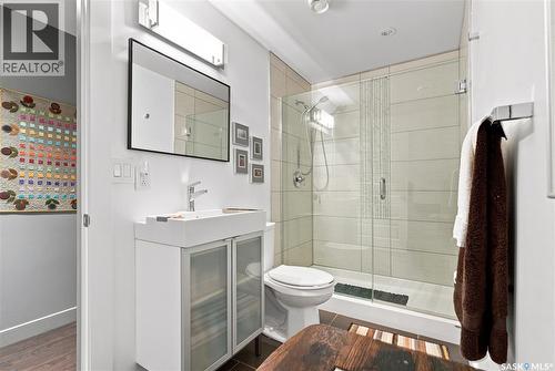 1210 Broadway Avenue, Saskatoon, SK - Indoor Photo Showing Bathroom