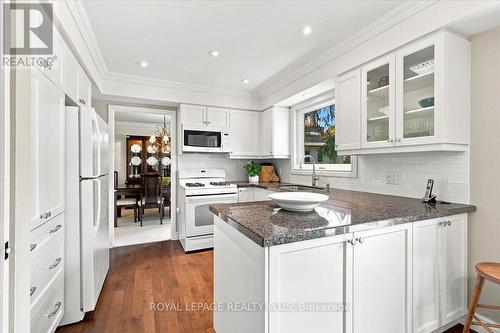 1721 Medallion Court, Mississauga, ON - Indoor Photo Showing Kitchen