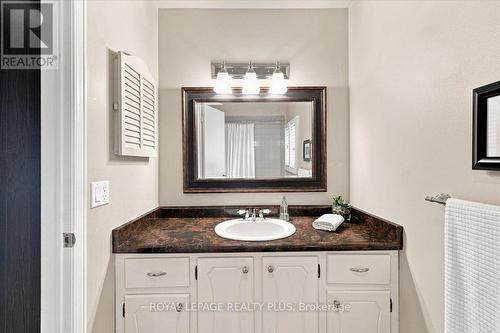 1721 Medallion Court, Mississauga, ON - Indoor Photo Showing Bathroom