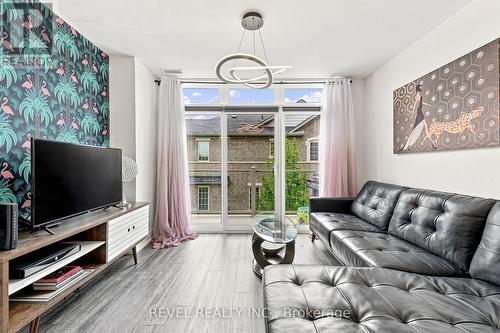 23 - 261 Skinner Road, Hamilton, ON - Indoor Photo Showing Living Room