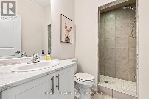 23 - 261 Skinner Road, Hamilton, ON - Indoor Photo Showing Bathroom