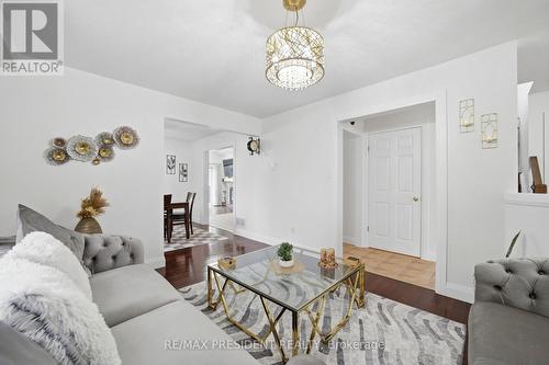 60 Steepleridge Street, Kitchener, ON - Indoor Photo Showing Living Room
