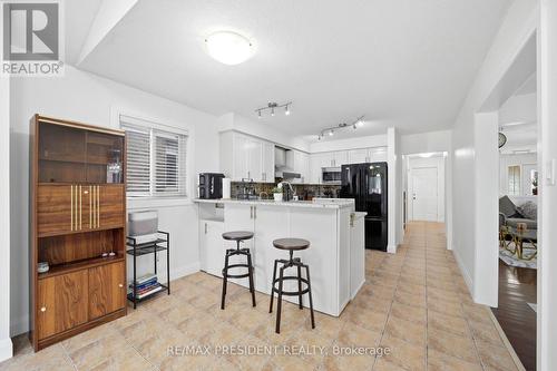 60 Steepleridge Street, Kitchener, ON - Indoor Photo Showing Kitchen