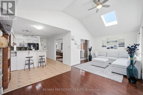 60 Steepleridge Street, Kitchener, ON - Indoor Photo Showing Living Room