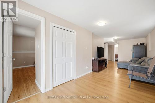 60 Steepleridge Street, Kitchener, ON - Indoor Photo Showing Living Room