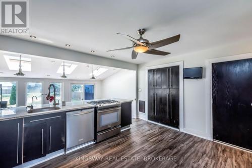 556 Barton Street E, Hamilton, ON - Indoor Photo Showing Kitchen