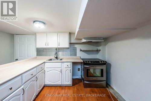 556 Barton Street E, Hamilton, ON - Indoor Photo Showing Kitchen