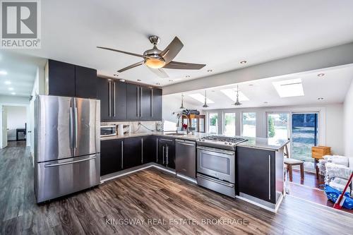 556 Barton Street E, Hamilton, ON - Indoor Photo Showing Kitchen With Upgraded Kitchen