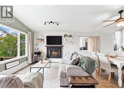 1979 Harrison Way, Kamloops, BC - Indoor Photo Showing Living Room With Fireplace