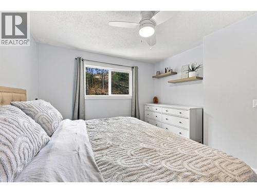 1979 Harrison Way, Kamloops, BC - Indoor Photo Showing Bedroom