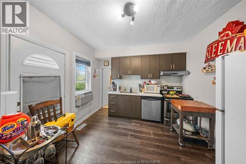 771 Chilver Road, Windsor, ON - Indoor Photo Showing Kitchen