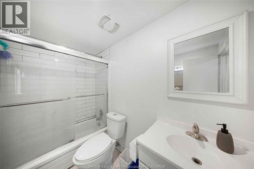 771 Chilver Road, Windsor, ON - Indoor Photo Showing Bathroom