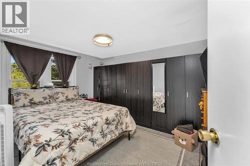 421 Elm Avenue, Windsor, ON - Indoor Photo Showing Bedroom