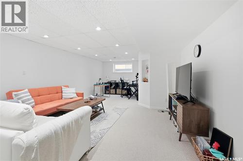2206 Assiniboine Avenue E, Regina, SK - Indoor