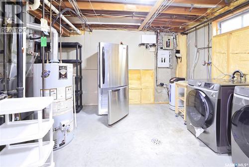 2206 Assiniboine Avenue E, Regina, SK - Indoor Photo Showing Laundry Room